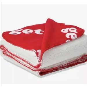 🆕 Victoria Secret Pink Sherpa blanket- original